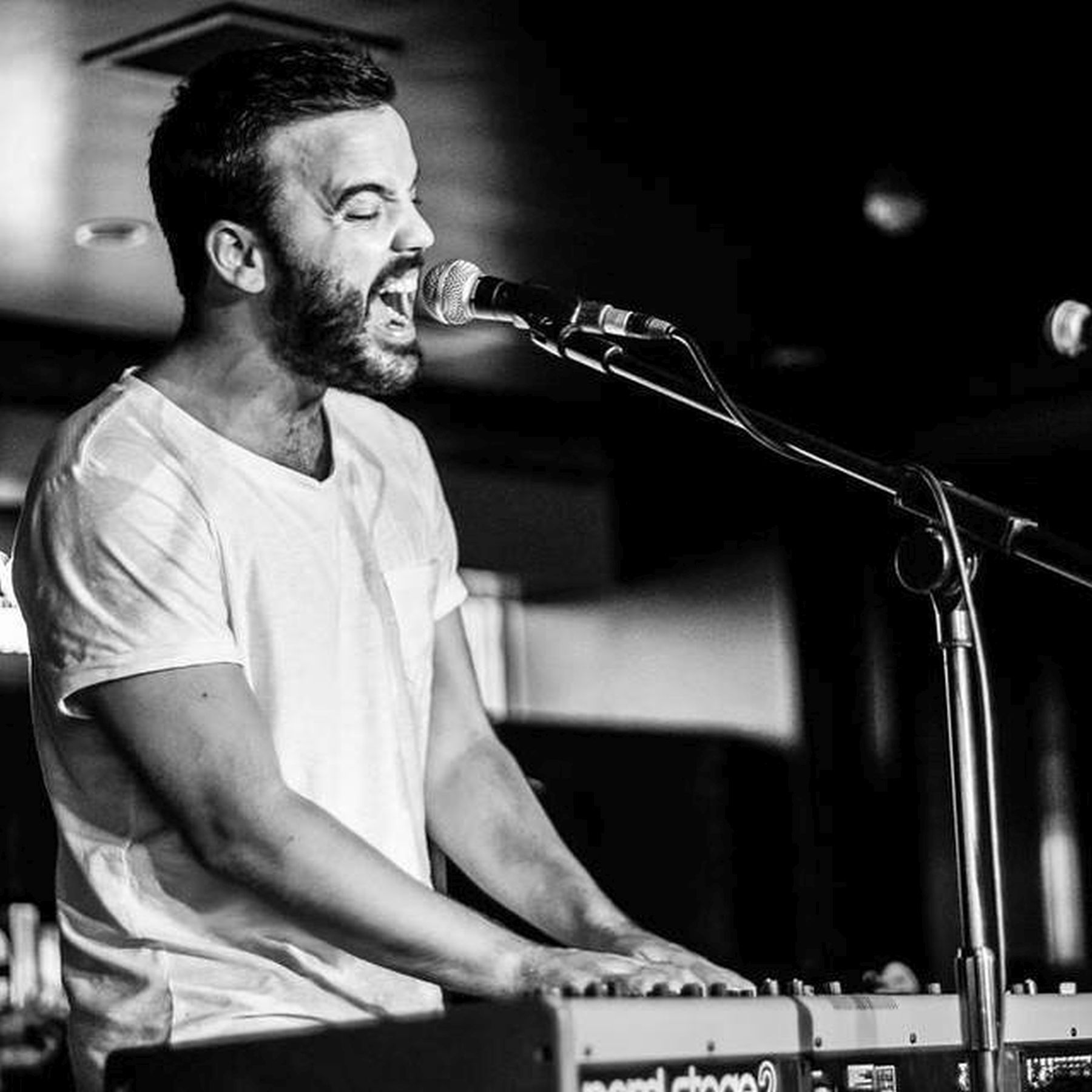 Spanish music grad returns to LIPA to front student tour